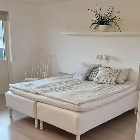Apartment Near The Sea And